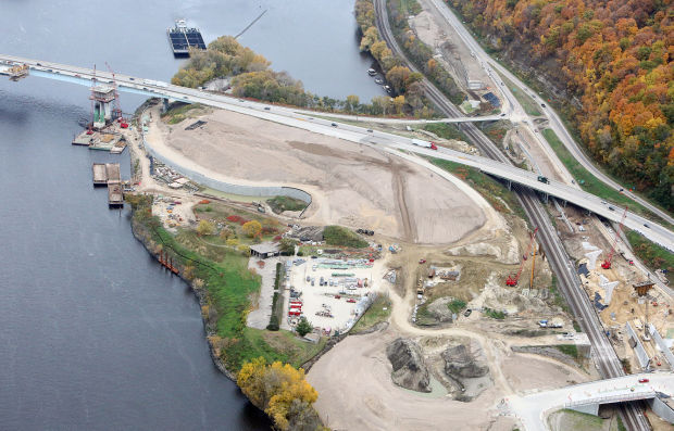 Dresbach bridge construction
